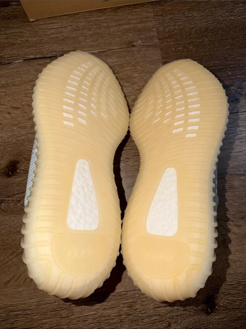 NWT YEEZY 350 Cloud White - Size 10